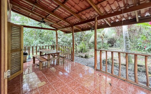 Cahuita Gardens