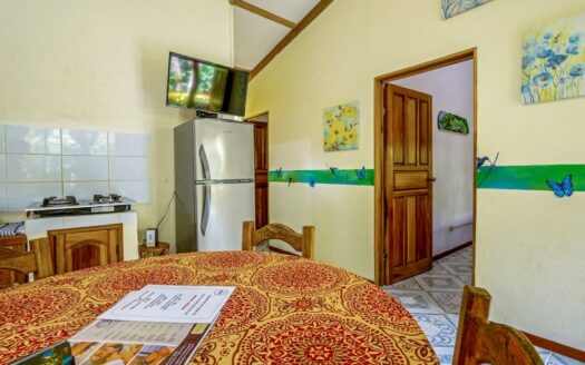 Popular Hotel 3 Minute Walk to the Beach