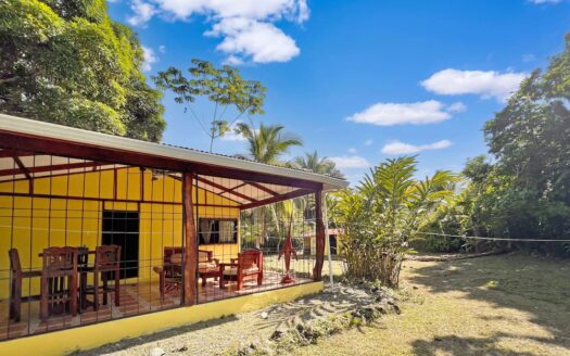 Delightful 2-Bedroom Conveniently Located