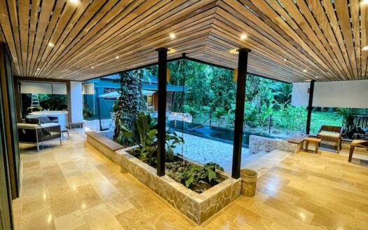 5-Star LUXE: The Oasis