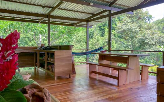 Paraiso Lake House