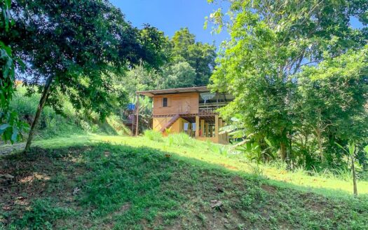 Paraiso Lake House