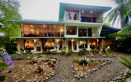 White Pearl – Whole Home – Sleeps 13